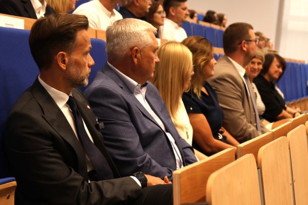 Uroczyste otwarcie nowej części szkoły Uroczyste otwarcie nowej części szkoły - kliknięcie spowoduje powiększenie zdjęcia