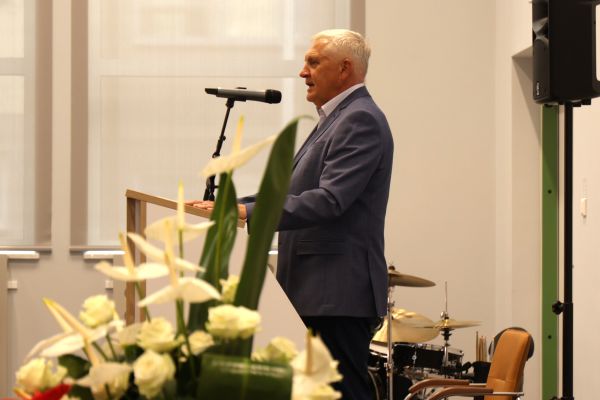 Uroczyste otwarcie nowej części szkoły Uroczyste otwarcie nowej części szkoły - kliknięcie spowoduje powiększenie zdjęcia