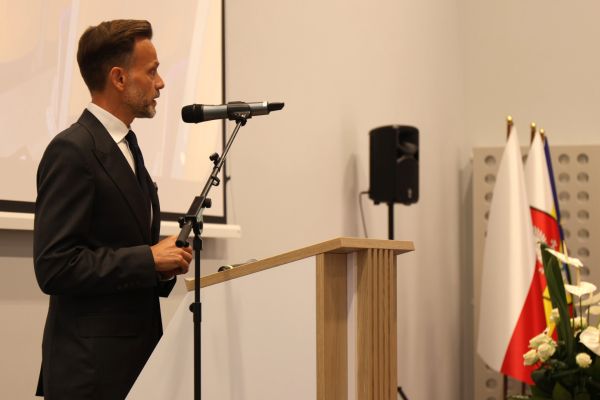 Uroczyste otwarcie nowej części szkoły Uroczyste otwarcie nowej części szkoły - kliknięcie spowoduje powiększenie zdjęcia