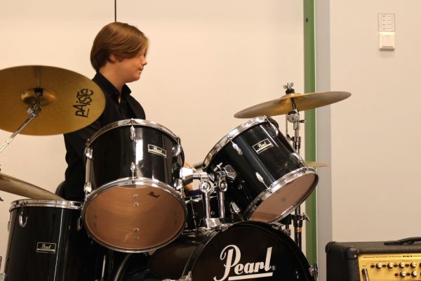 Uroczyste otwarcie nowej części szkoły Uroczyste otwarcie nowej części szkoły - kliknięcie spowoduje powiększenie zdjęcia