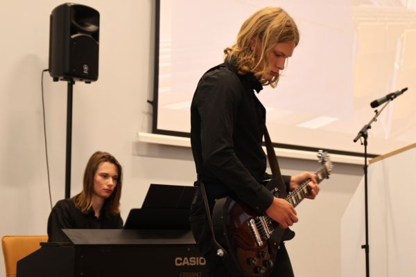 Uroczyste otwarcie nowej części szkoły Uroczyste otwarcie nowej części szkoły - kliknięcie spowoduje powiększenie zdjęcia