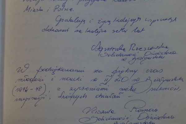 Wpis do kroniki - kliknięcie spowoduje powiększenie zdjęcia Wpis do kroniki - absolwenci 1974 - 78