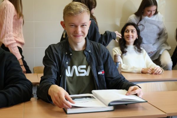 Wybory Sapieżanki i Sapiehy II LO -kliknięcie spowoduje powiększenie zdjęcia Wybory Sapieżanki i Sapiehy II LO