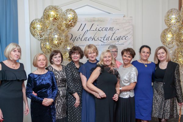 Kadra pedagogiczna - kliknięcie spowoduje powiększenie zdjęcia Kadra pedagogiczna, wspólne zdjęcie