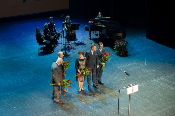 Dyrektorzy II LO- kliknięcie spowoduje powiększenie zdjęcia Dyrektorzy II LO