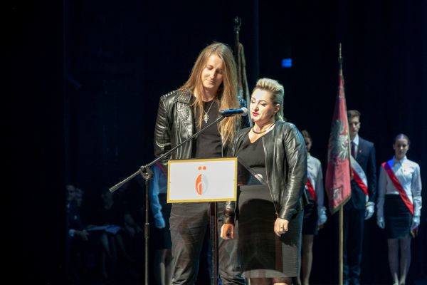 Absolwenci II LO- kliknięcie spowoduje powiększenie zdjęcia Absolwenci II LO