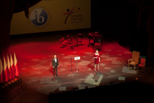 Wstęp do spektaklu- kliknięcie spowoduje powiększenie zdjęcia Wstęp do spektaklu