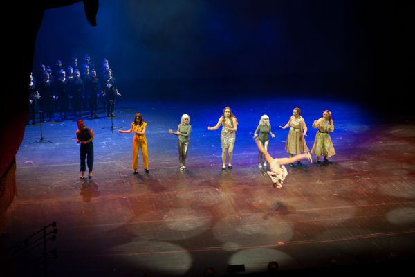 Jubileuszowy spektakl- kliknięcie spowoduje powiększenie zdjęcia Jubileuszowy spektakl