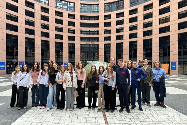 Obrady Europarlamentu dla młodzieży 2025