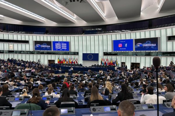 Obrady Europarlamentu dla młodzieży 2025