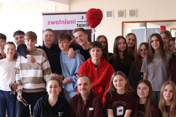 OdStronyDoSceny22025