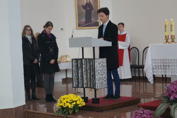 Uczeń, czytanie Pisma Świętego