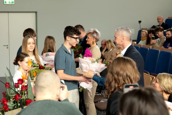 Olimpiada Matematyczna 2025 Dzień IV