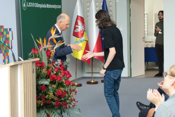 Olimpiada Matematyczna 2025 Dzień IV