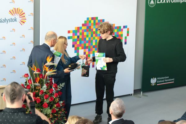 Olimpiada Matematyczna 2025 Dzień IV