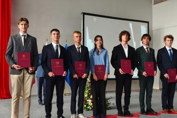 Wręczenie aktów stypendialnych