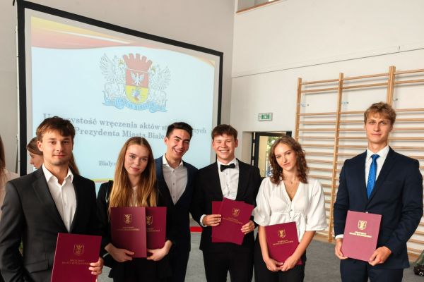 Wręczenie aktów stypendialnych