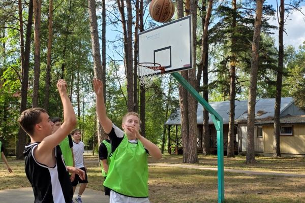 Wyjazd integracyjny klas pierwszych LO 2025 Wyjazd integracyjny klas pierwszych LO 2025