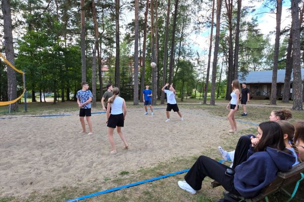 Wyjazd integracyjny klas pierwszych LO 2025 Wyjazd integracyjny klas pierwszych LO 2025