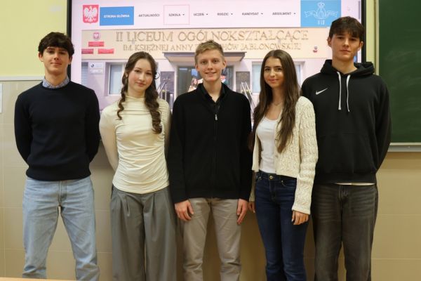 Wybory Sapieżanki i Sapiehy II LO -kliknięcie spowoduje powiększenie zdjęcia Wybory Sapieżanki i Sapiehy II LO