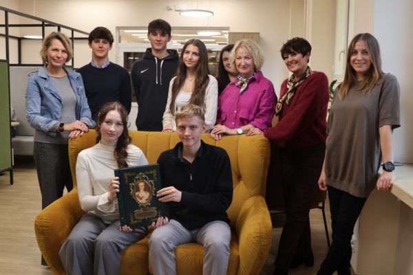 Wybory Sapieżanki i Sapiehy II LO -kliknięcie spowoduje powiększenie zdjęcia Wybory Sapieżanki i Sapiehy II LO