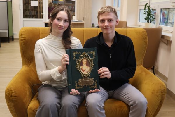 Wybory Sapieżanki i Sapiehy II LO -kliknięcie spowoduje powiększenie zdjęcia Wybory Sapieżanki i Sapiehy II LO