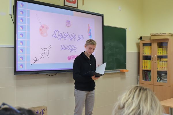 Wybory Sapieżanki i Sapiehy II LO -kliknięcie spowoduje powiększenie zdjęcia Wybory Sapieżanki i Sapiehy II LO