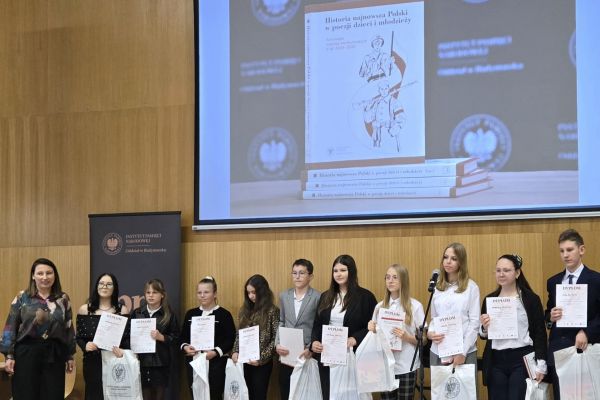 Poetycki debiut uczennic 2025  Poetycki debiut uczennic 2025