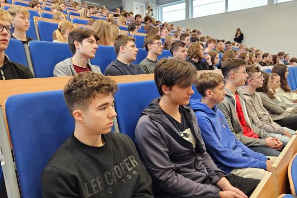 Czy edukacja może zatrzymać dezinformację 2025