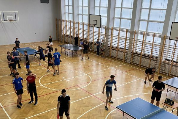 Sala gimnastyczna, tenis stołowy