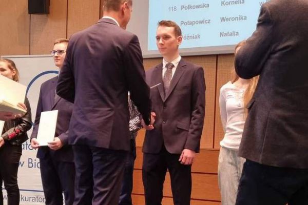 Wręczenie aktu stypendialnego