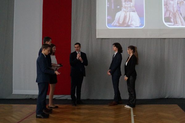 Podziękowanie ustępującej parze Sapiehów