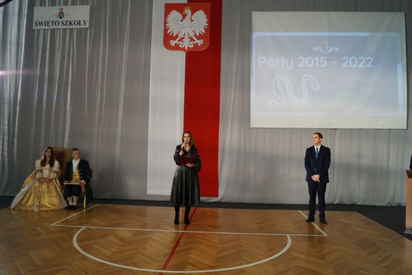 Wręczenie statuetki Nauczyciel II LO