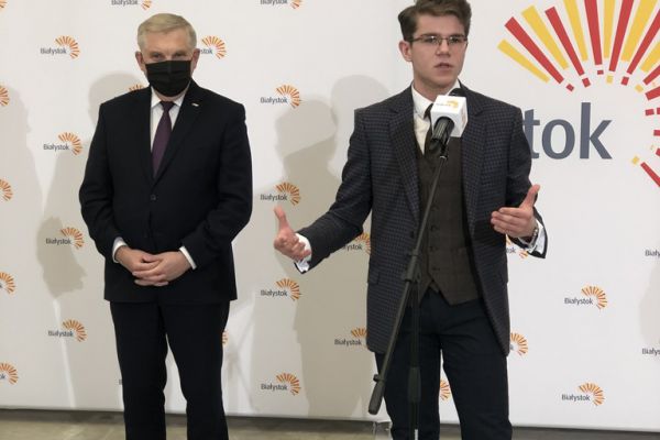 Przemówienie ucznia II LO- kliknięcie spowoduje powiększenie zdjęcia Przemówienie ucznia II LO