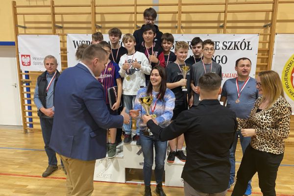 Wręczenie pucharu p.prof. Urszuli Kunowskiej 