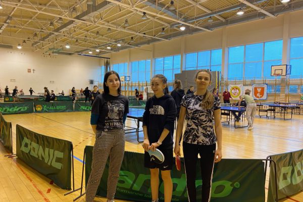 Zawodniczki II LO - Julia Jasielczuk, Marcelina Kruaze, Natalia Malinowska