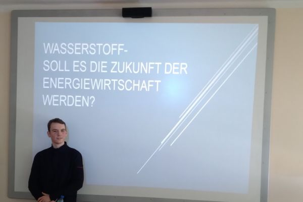 Stanisław Pańkowski z klasy 4a podczas egzaminu